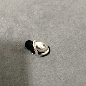 Sleek Silver Women's Ring  Size 7